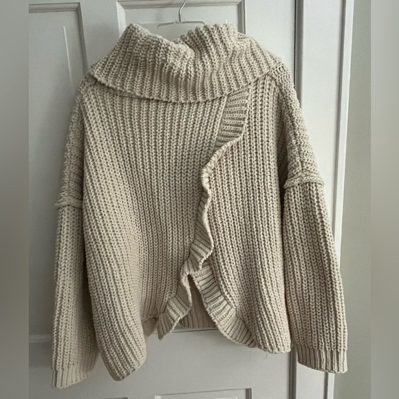 POL oversized Chunky Knit cowl neck soft thick neutral sweater Ruffled L Comfy - Picture 1 of 13